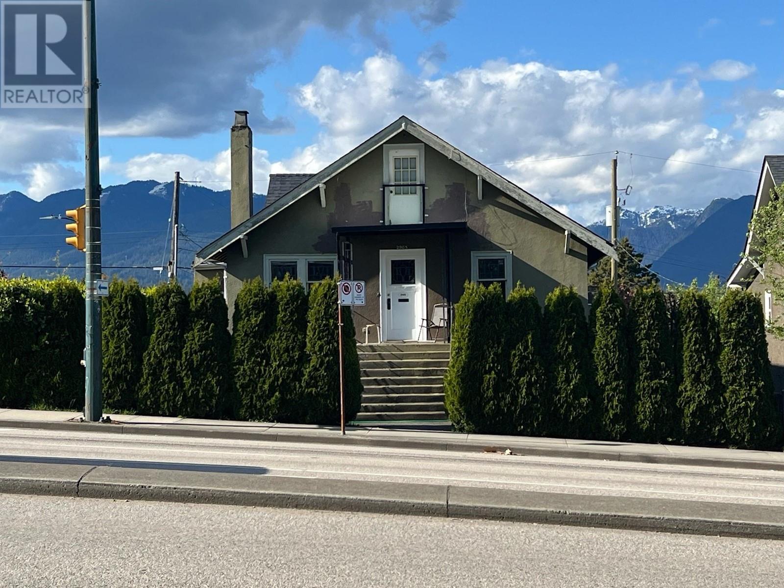 2905 Mcgill Street, Vancouver, British Columbia  V5K 1H8 - Photo 2 - R2880400