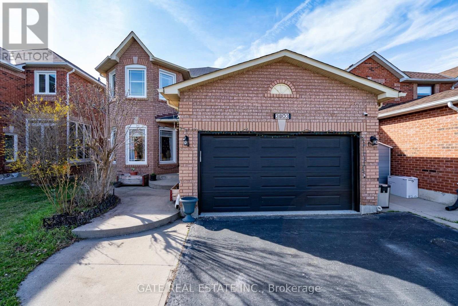 3803 Laurenclaire Drive, Mississauga, Ontario  L5N 7G8 - Photo 2 - W8316300