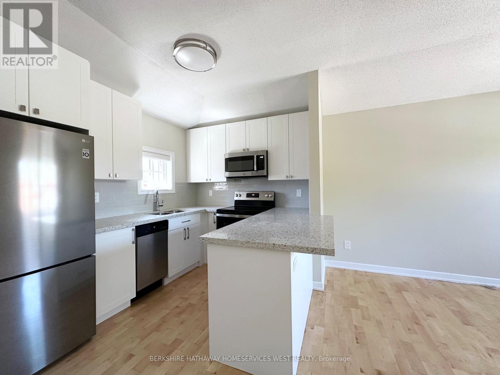 Ch1 - 7 Airdrie Road, Toronto, Ontario  M4G 3A4 - Photo 4 - C8316328
