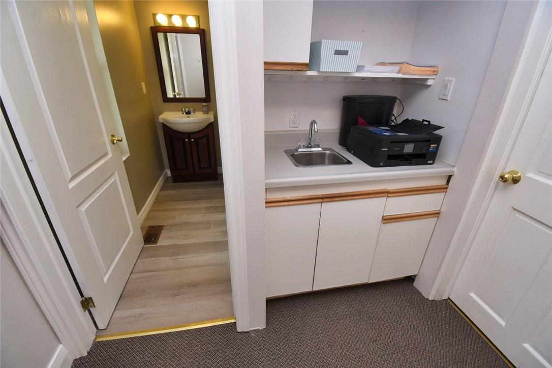 581 Plains Road E, Burlington, Ontario  L7T 2E6 - Photo 24 - H4192973