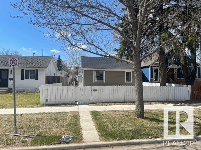 11944 77 St Nw, Edmonton, Alberta  T5B 2G4 - Photo 2 - E4386161