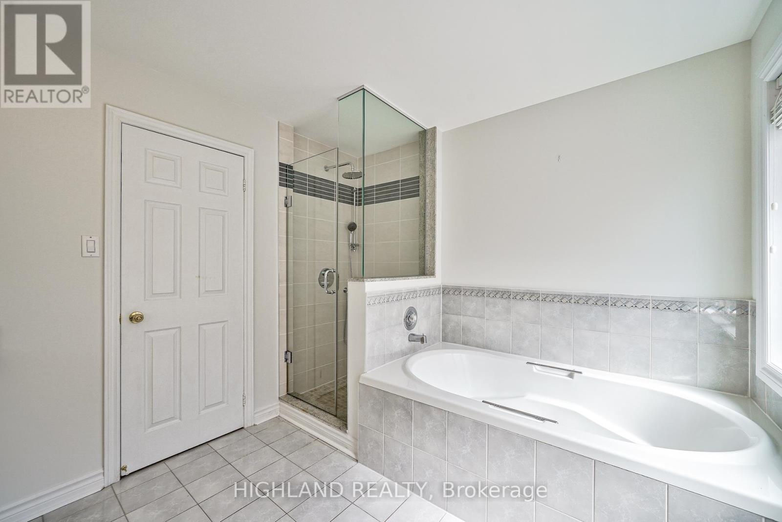 5895 Bell Harbour Drive, Mississauga, Ontario  L5M 5K8 - Photo 25 - W8317832