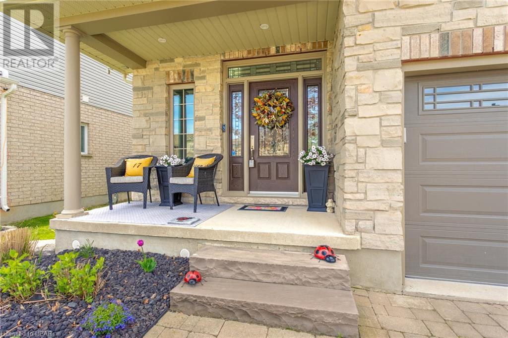 17 Brown Street, Stratford, Ontario  N5A 0B8 - Photo 3 - 40548389
