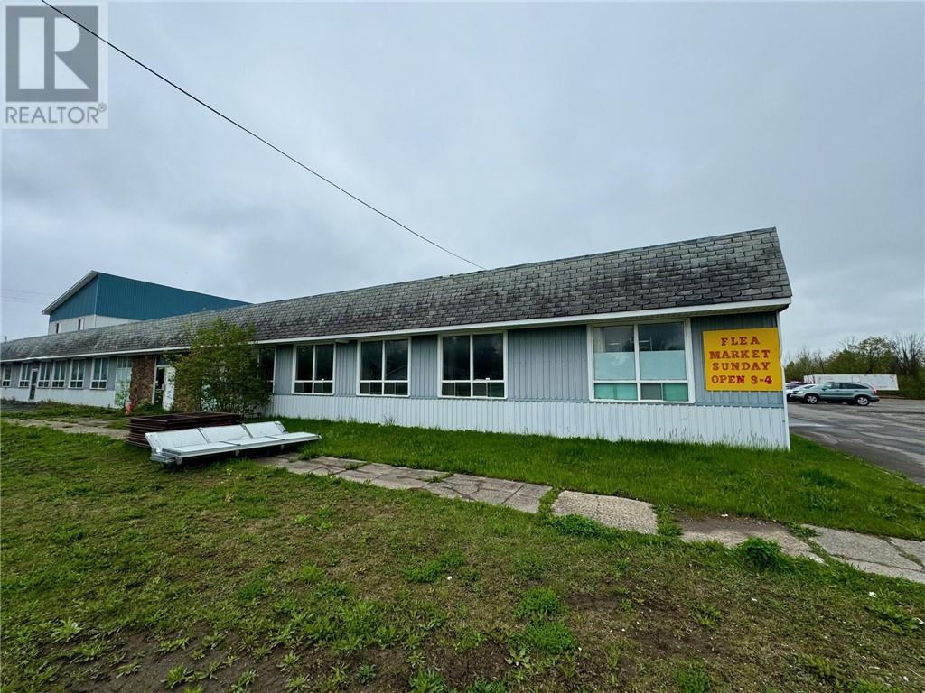 130 North Augusta Road, Brockville, Ontario  K6V 2X9 - Photo 2 - 1391135