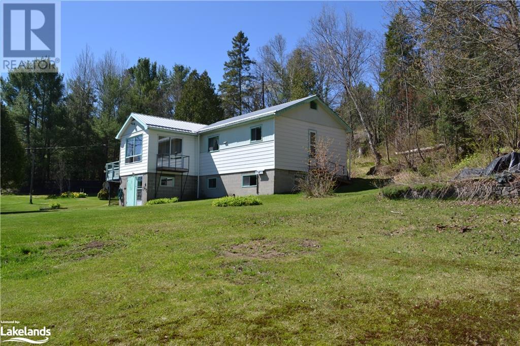 1739 69 Highway, Pointe Au Baril, Ontario  P0G 1K0 - Photo 2 - 40585580