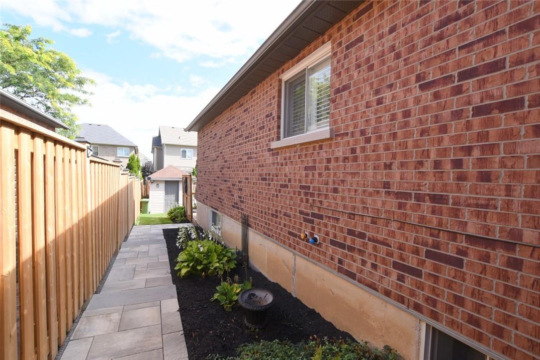 17 Durrell Court, Hamilton, Ontario  L9A 5H5 - Photo 36 - H4192852