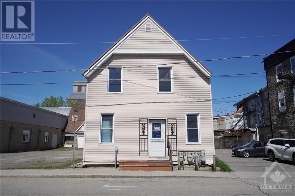 35 John Street, Brockville, Ontario  K6V 5A6 - Photo 3 - 1391341