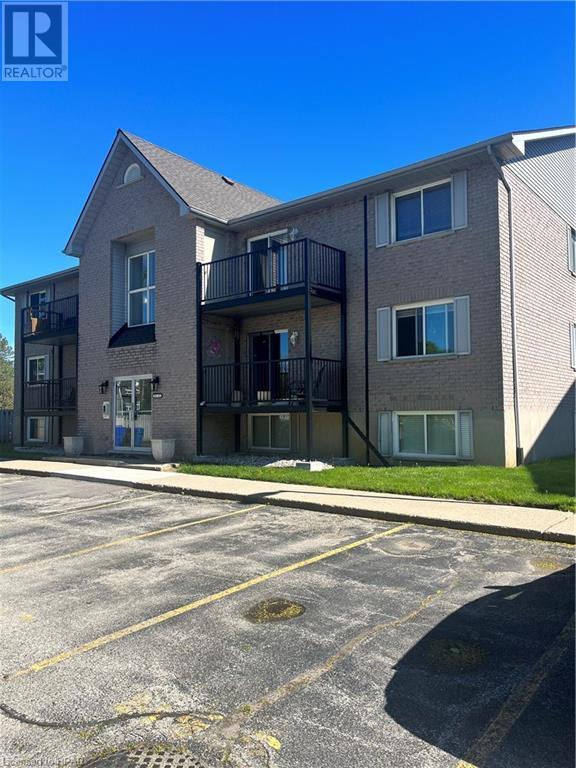 50 CAMPBELL COURT Court Unit# 201, stratford, Ontario