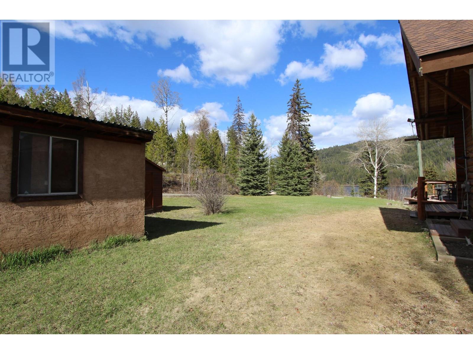 9223-9227 Knouff Lake Rd, Heffley, British Columbia  V0E 1Z1 - Photo 9 - 178375