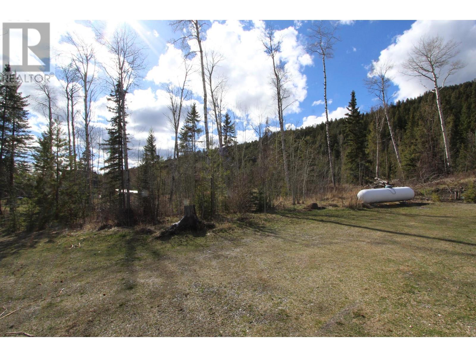 9223-9227 Knouff Lake Rd, Heffley, British Columbia  V0E 1Z1 - Photo 7 - 178375