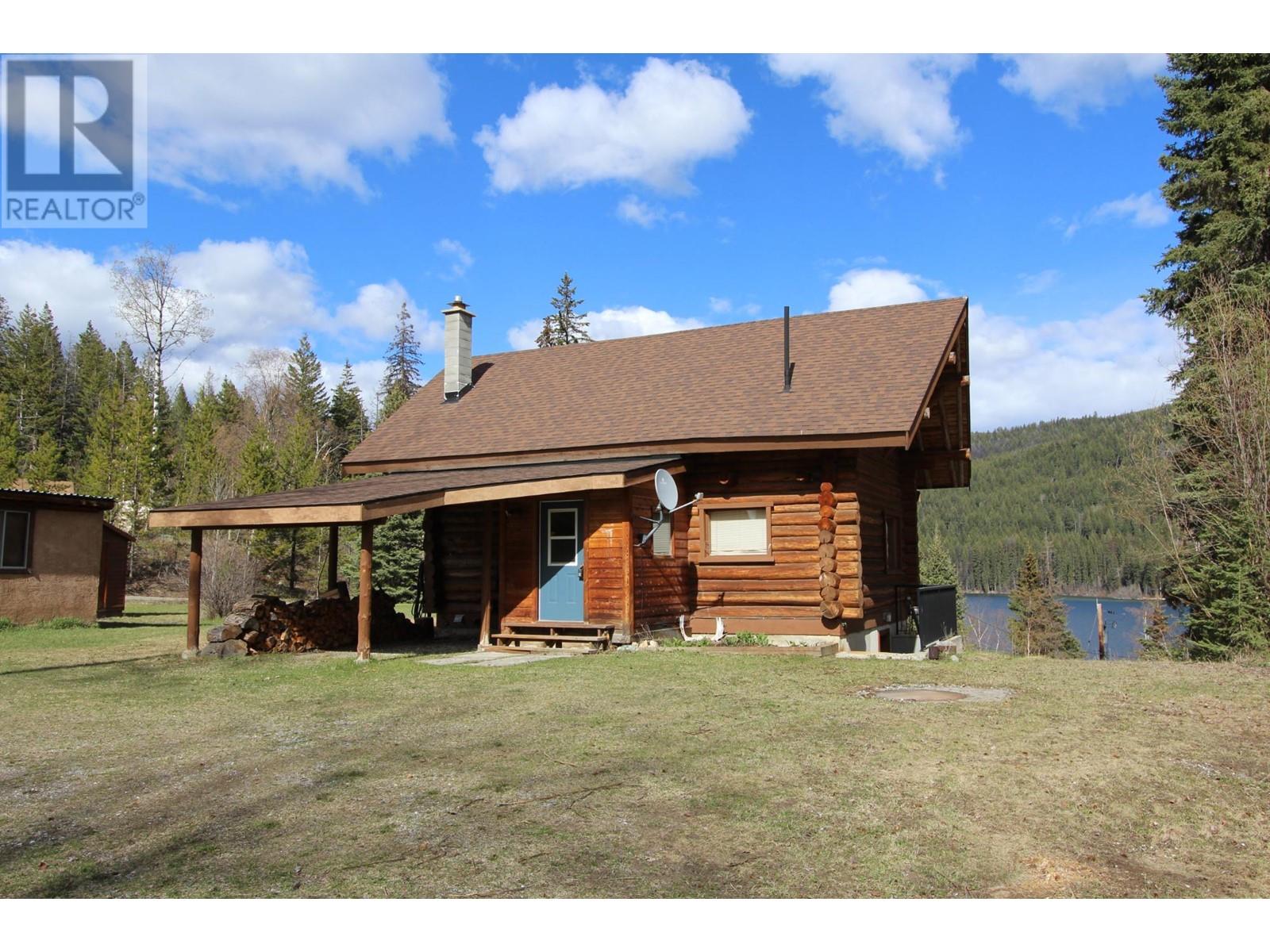 9223-9227 KNOUFF LAKE RD, heffley, British Columbia