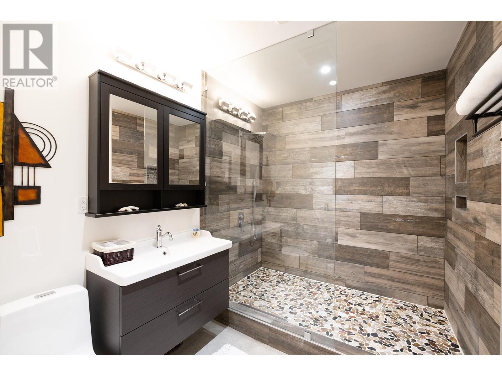 996 Reed Road, Gibsons, British Columbia  V0N 1V7 - Photo 24 - R2881440