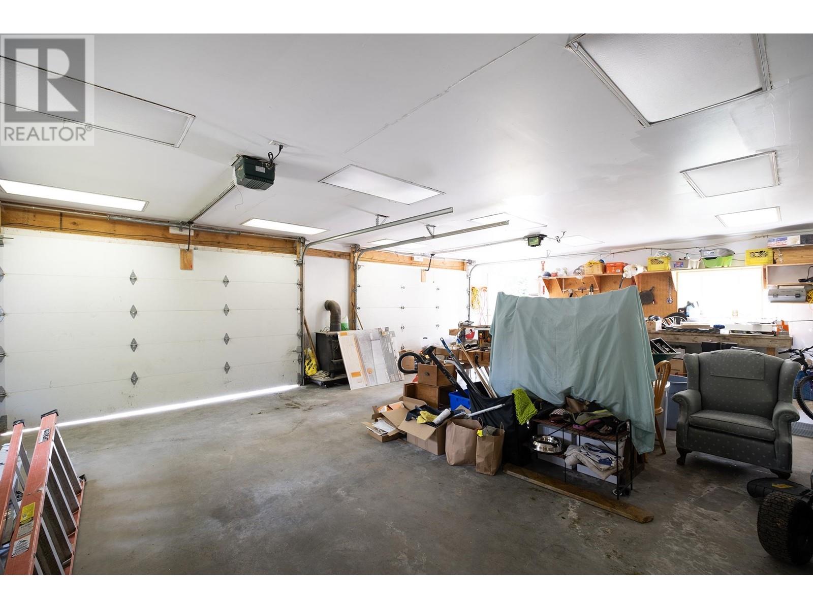 996 Reed Road, Gibsons, British Columbia  V0N 1V7 - Photo 39 - R2881440