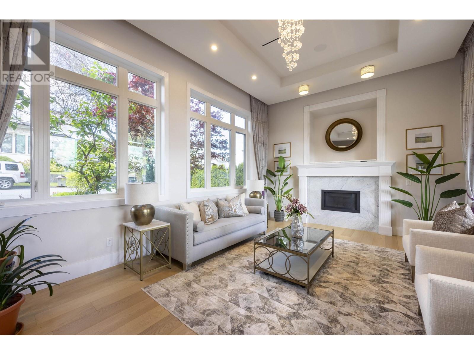 4758 GILPIN COURT, Burnaby