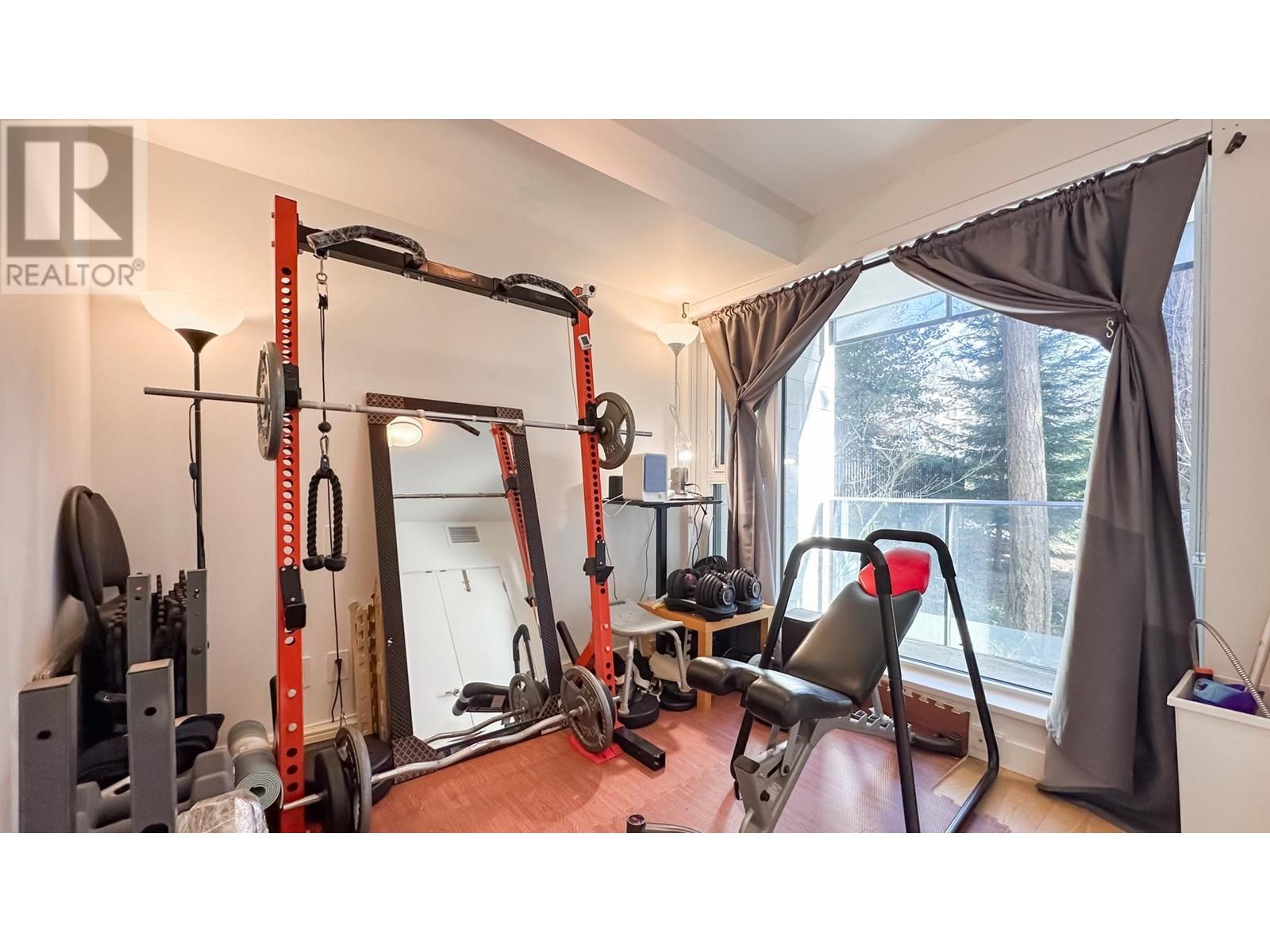 Listing Picture 25 of 31 : 1553 W 57TH AVENUE, Vancouver / 溫哥華 - 魯藝地產 Yvonne Lu Group - MLS Medallion Club Member