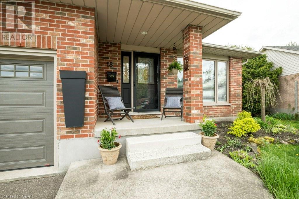 18 Mclachlan Place, Guelph, Ontario  N1H 8K3 - Photo 4 - 40585986