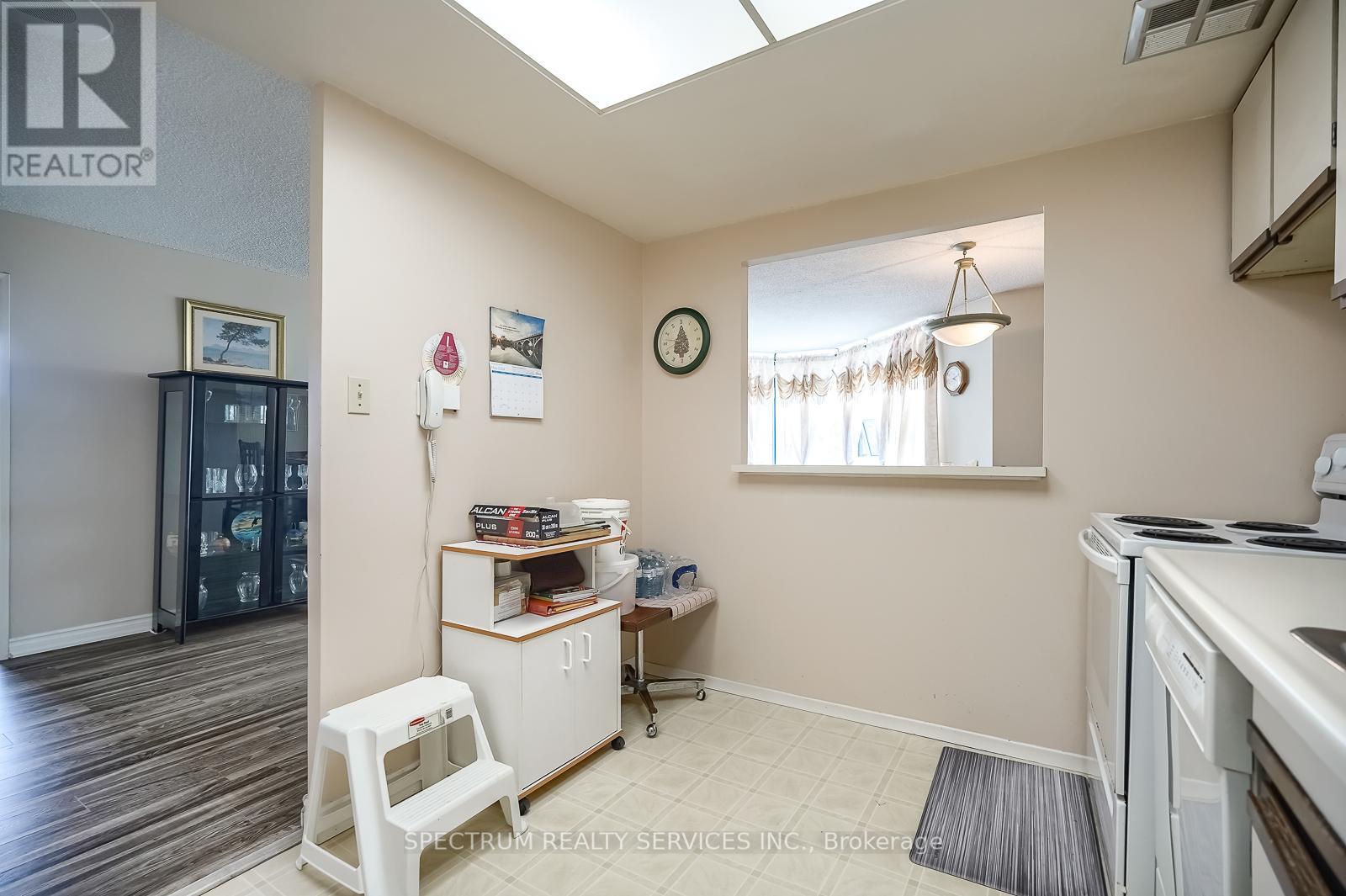 405 - 10 Dean Park Road, Toronto (Rouge), Ontario  M1B 3G8 - Photo 18 - E8326148