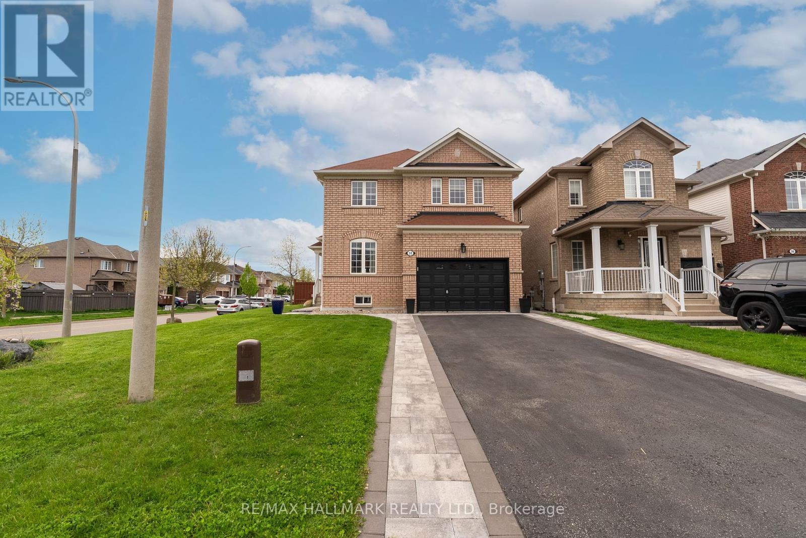 32 HARKNESS DRIVE, whitby, Ontario