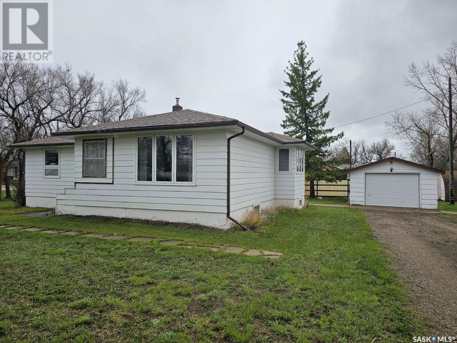 245 1st AVENUE, mankota, Saskatchewan