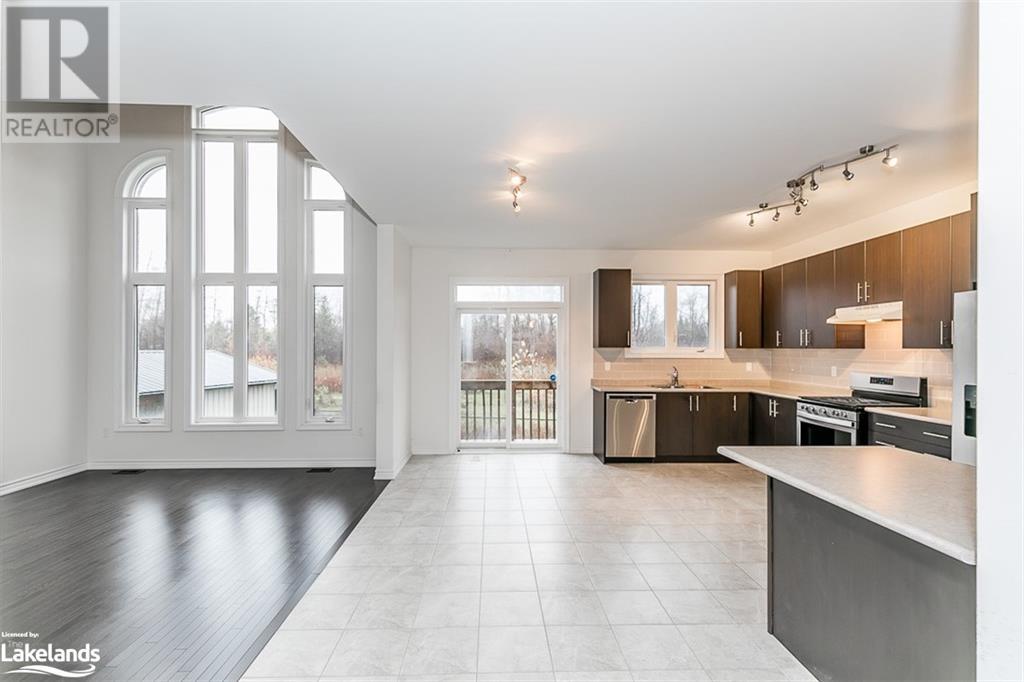27 Pearl Street, Wasaga Beach, Ontario  L9Z 1J6 - Photo 7 - 40587739