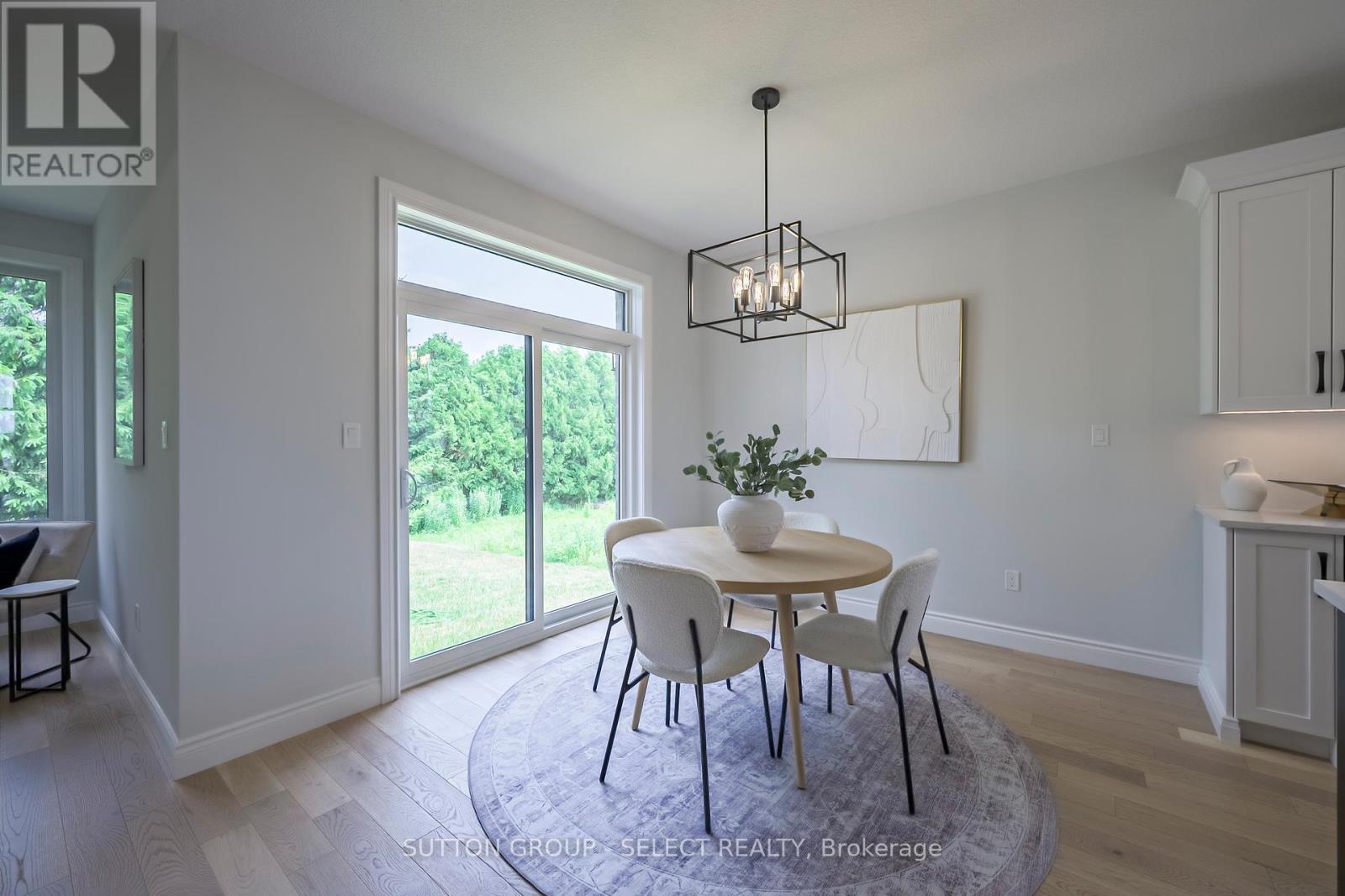 17 Spruce Crescent, North Middlesex, Ontario  N0M 2K0 - Photo 14 - X8331870