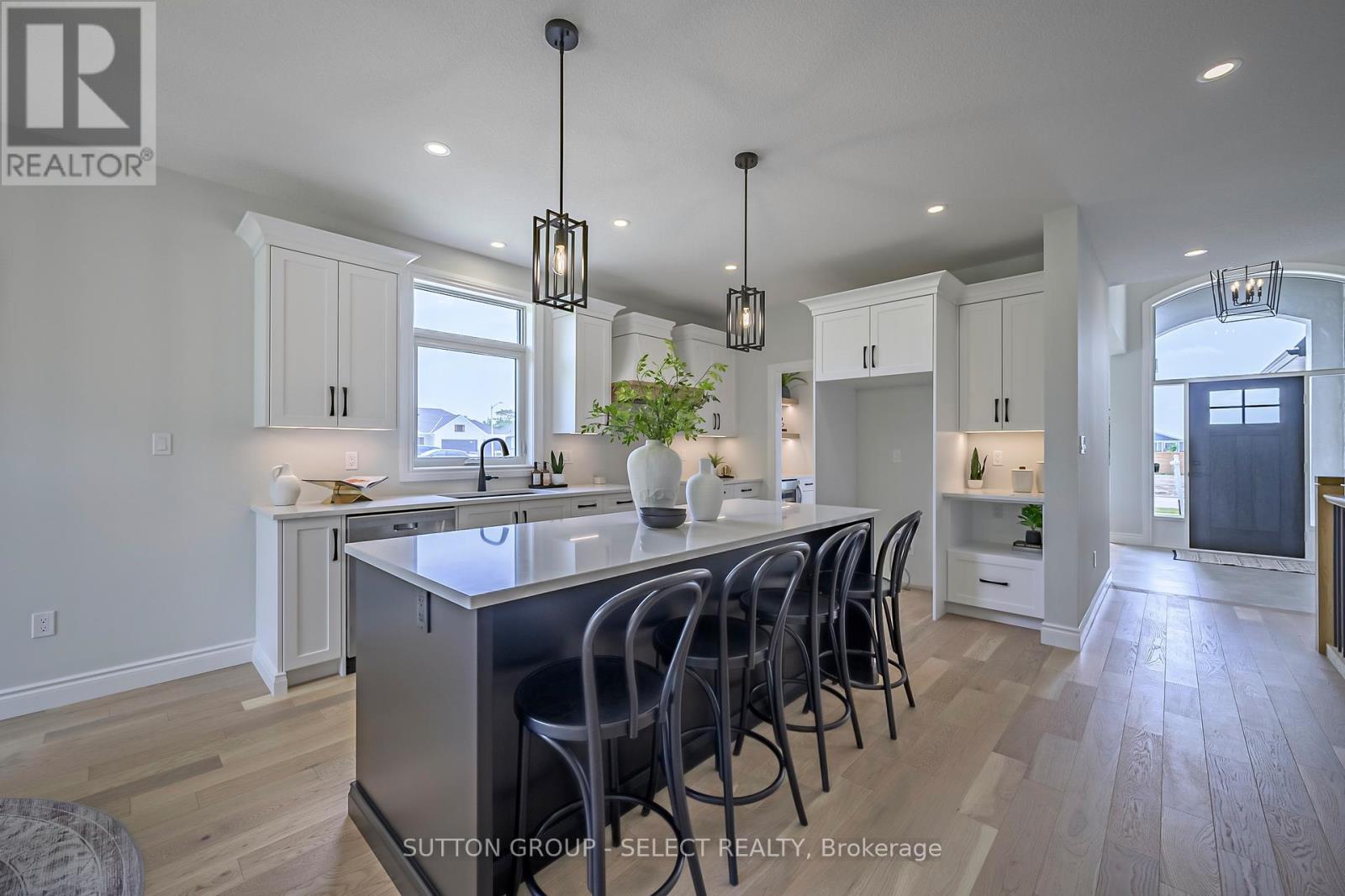17 Spruce Crescent, North Middlesex, Ontario  N0M 2K0 - Photo 15 - X8331870