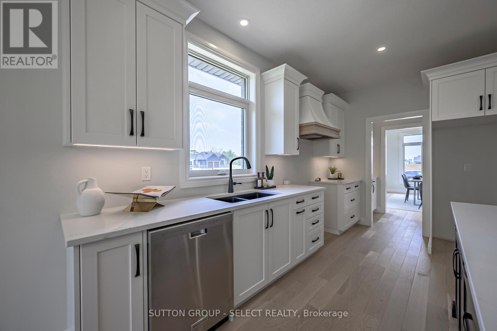 17 Spruce Crescent, North Middlesex, Ontario  N0M 2K0 - Photo 17 - X8331870