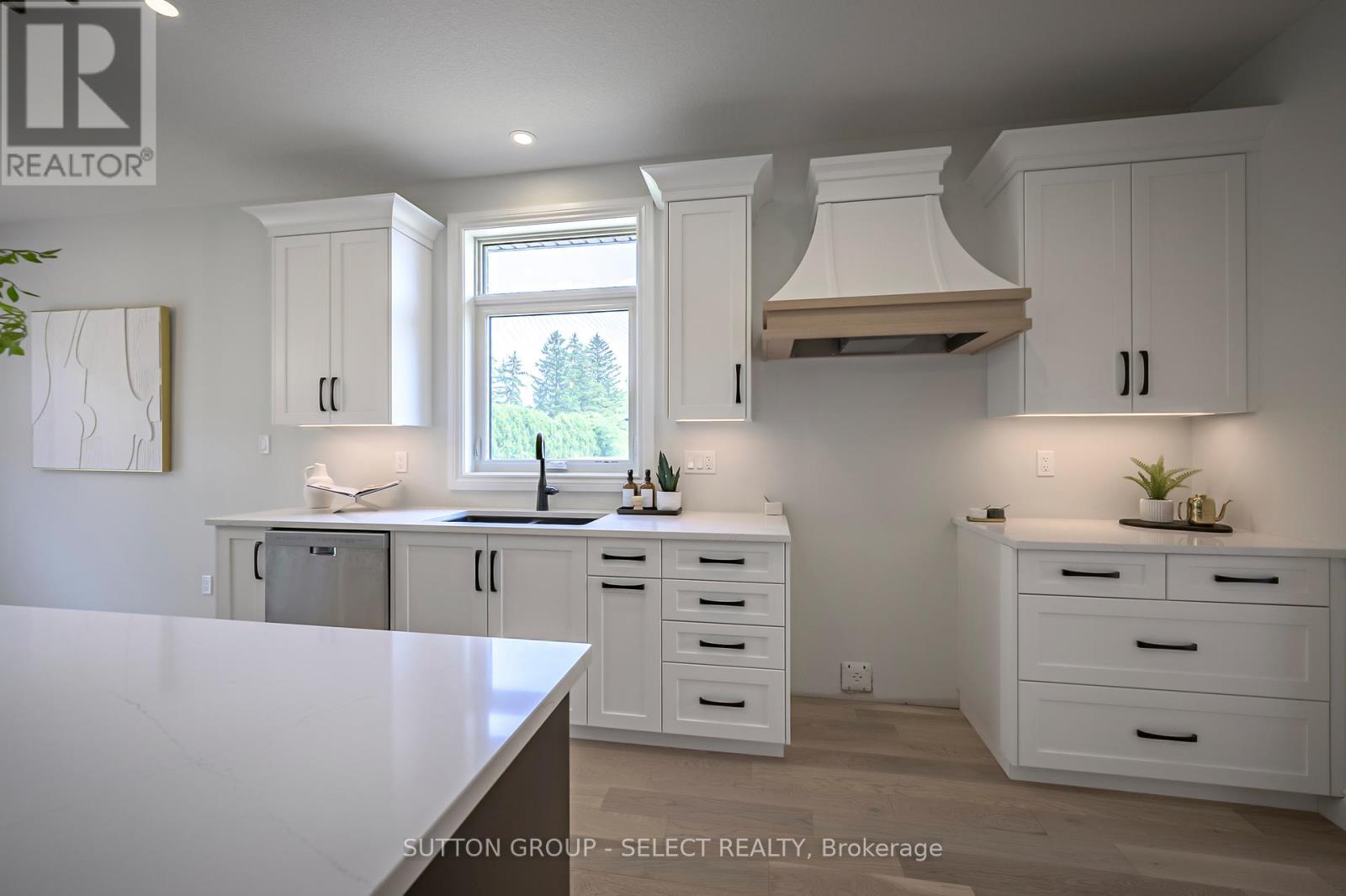 17 Spruce Crescent, North Middlesex, Ontario  N0M 2K0 - Photo 20 - X8331870