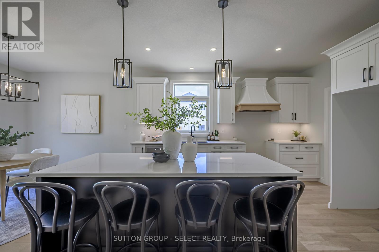 17 Spruce Crescent, North Middlesex, Ontario  N0M 2K0 - Photo 21 - X8331870