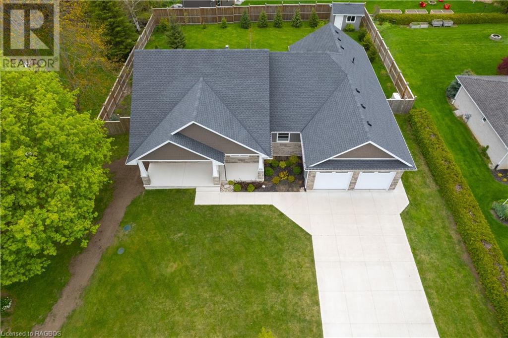 532 ATTAWANDARON ROAD Road, POINT CLARK, Ontario One Percent Realty