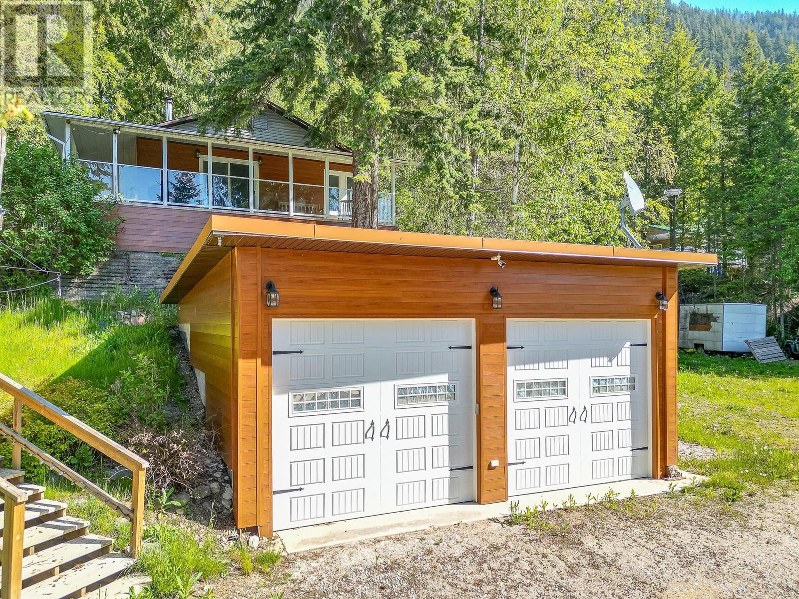 8 Old Town Road, Sicamous 