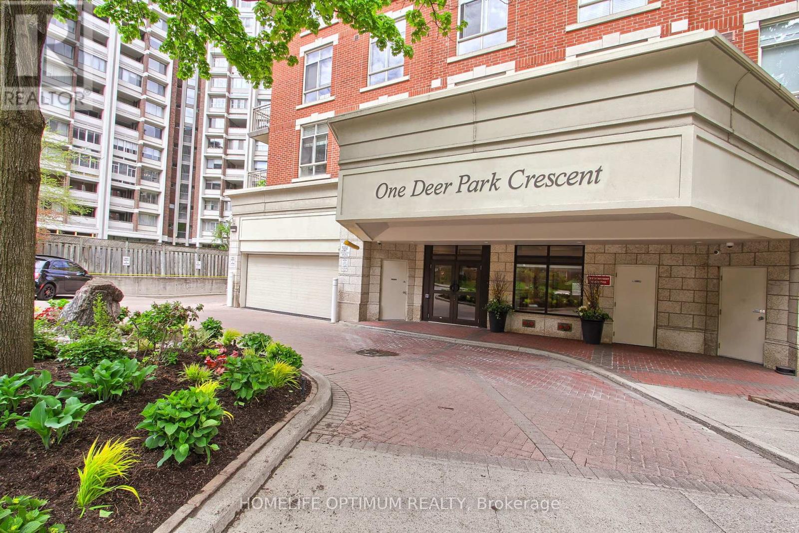 303 - 1 Deer Park Crescent E, Toronto, Ontario  M4V 3C4 - Photo 2 - C8332840