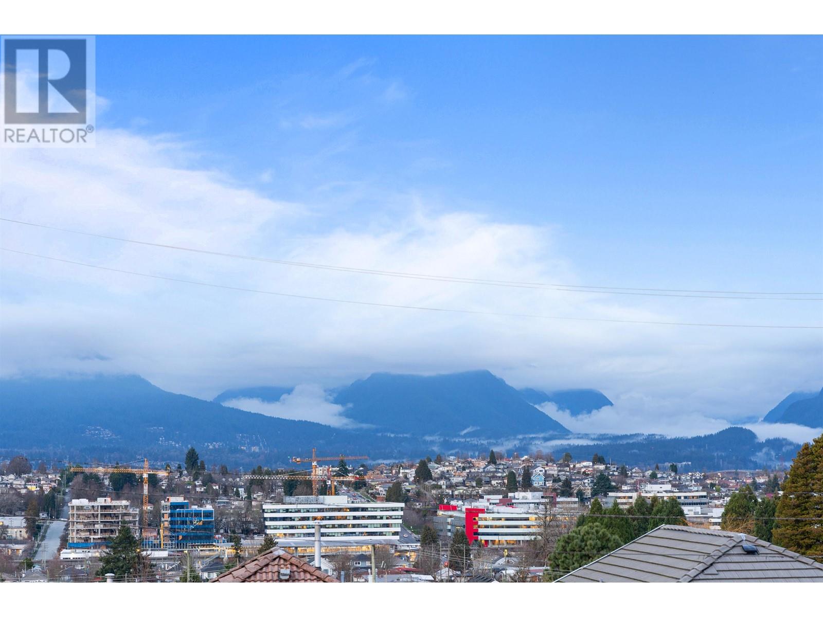 Listing Picture 39 of 39 : 2811 E 23RD AVENUE, Vancouver / 溫哥華 - 魯藝地產 Yvonne Lu Group - MLS Medallion Club Member