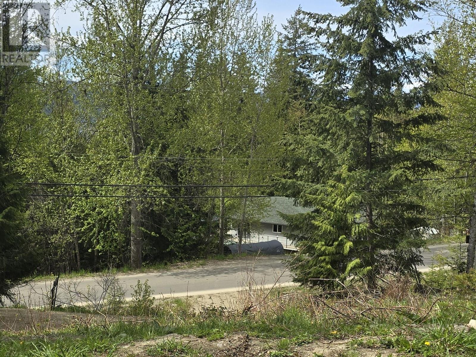 2702 Fraser Road, anglemont, British Columbia