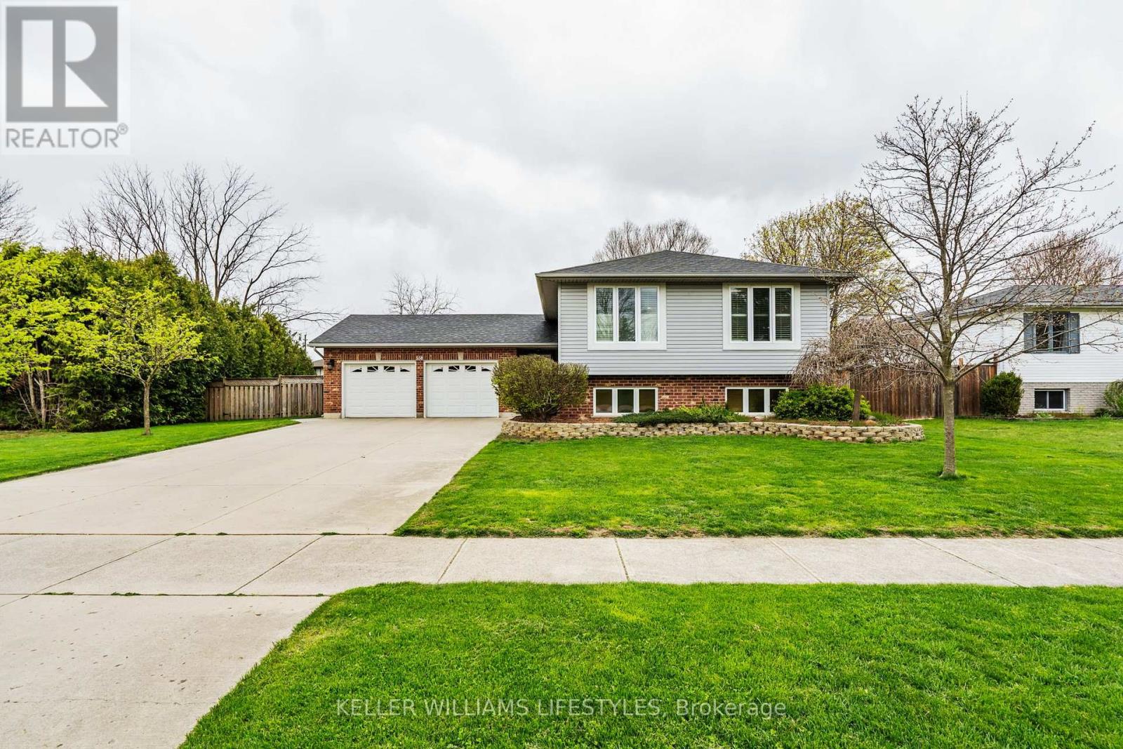 558 HELEN STREET, strathroy-caradoc, Ontario