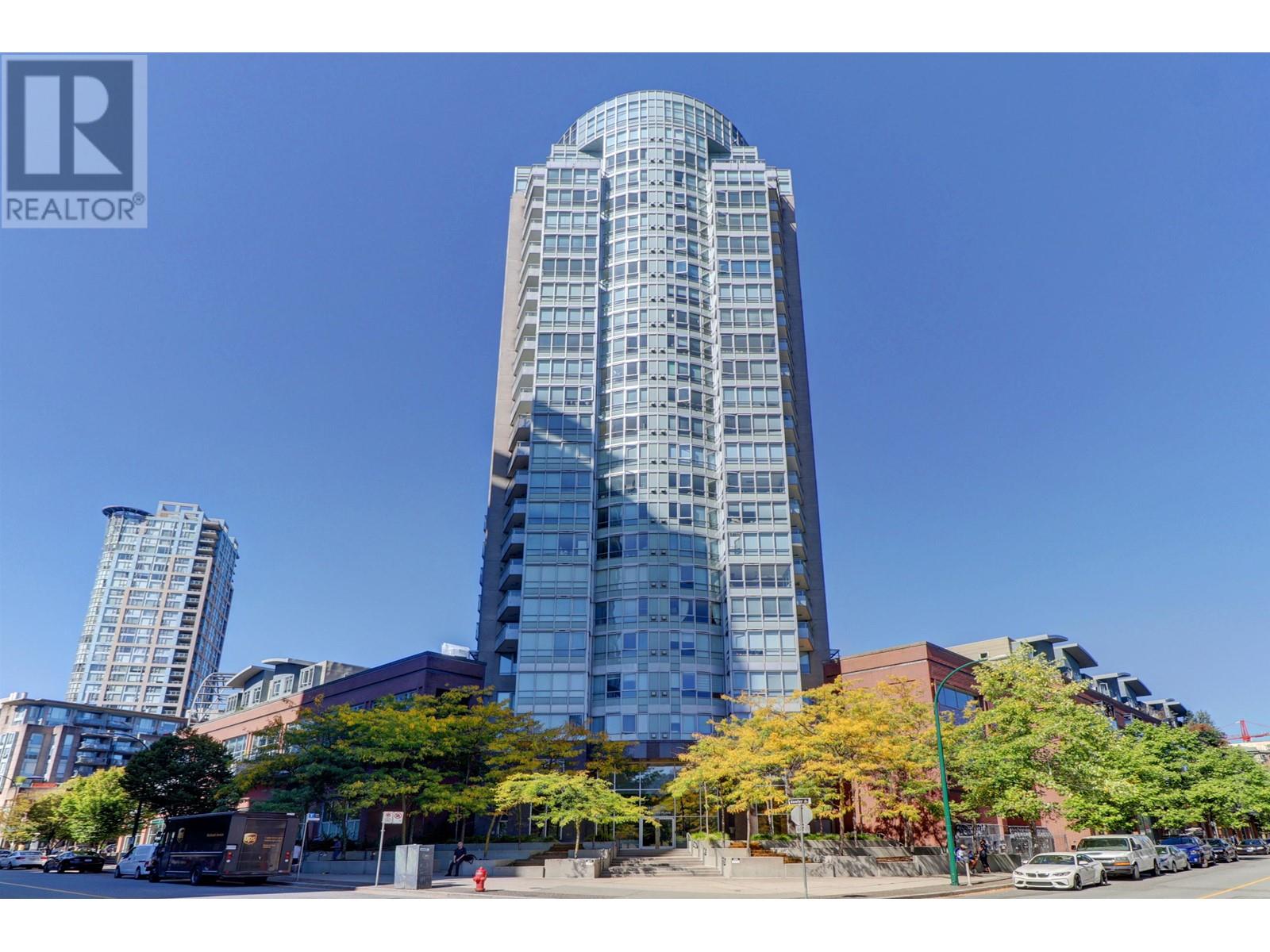 2207 63 KEEFER PLACE, vancouver, British Columbia V6B6N6