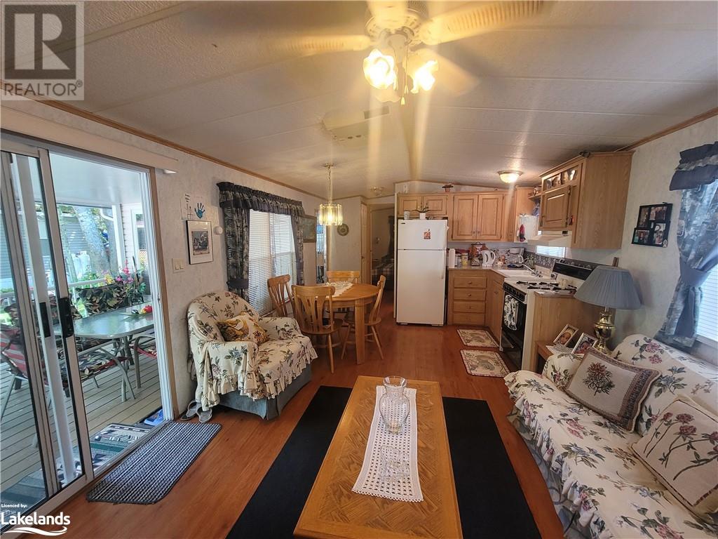 180 14th Street, Wasaga Beach, Ontario  L9Z 1X7 - Photo 11 - 40588192