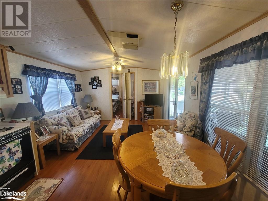 180 14th Street, Wasaga Beach, Ontario  L9Z 1X7 - Photo 9 - 40588192