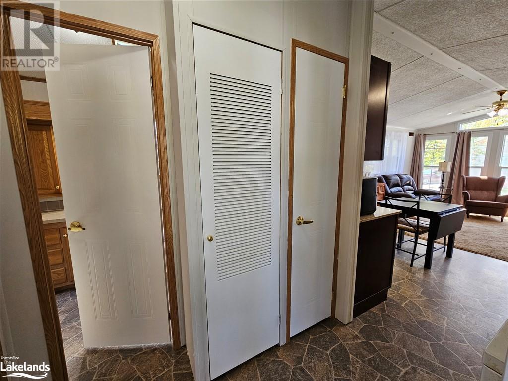 19 Topaz Street, Wasaga Beach, Ontario  L9Z 1X7 - Photo 14 - 40588353
