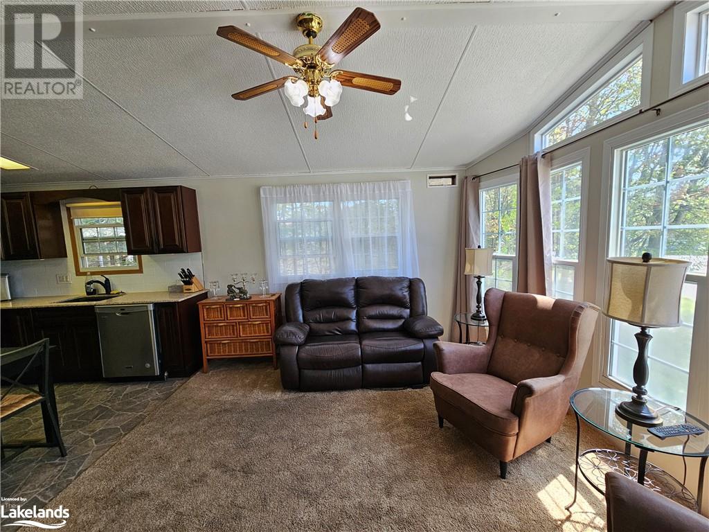 19 Topaz Street, Wasaga Beach, Ontario  L9Z 1X7 - Photo 8 - 40588353