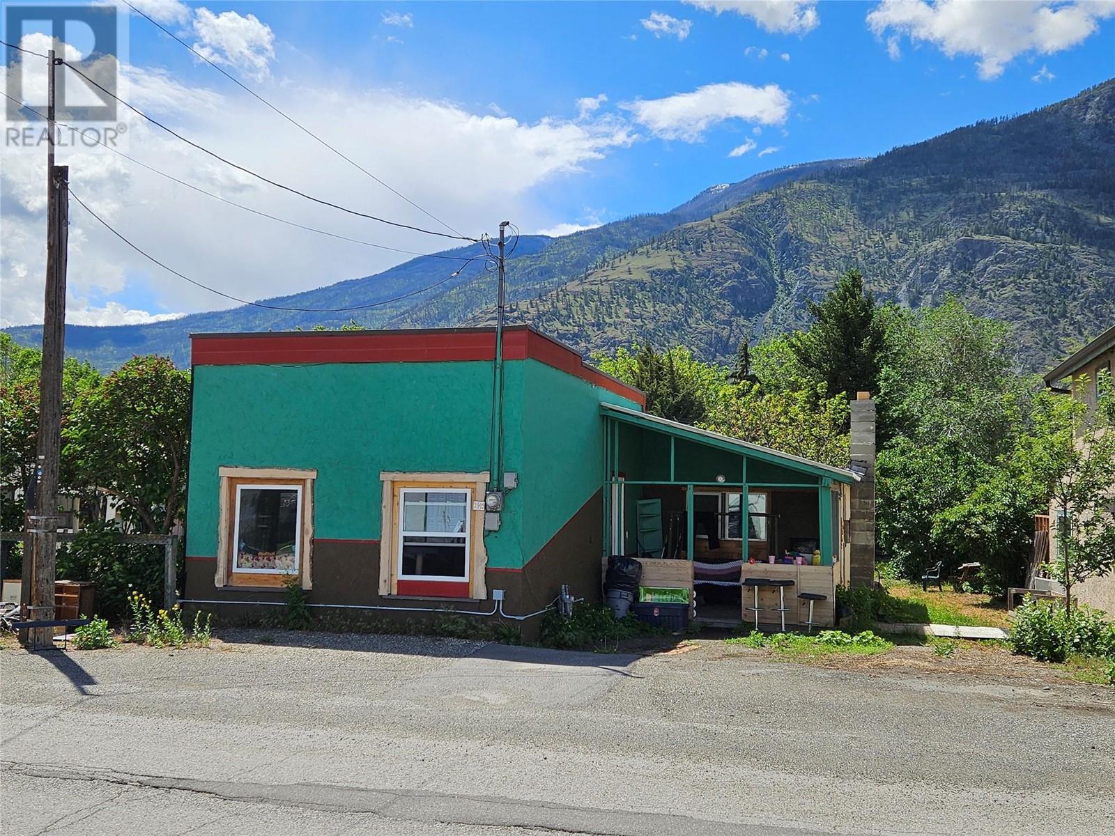 2149 Main Street, Cawston, British Columbia  V0X 1C1 - Photo 1 - 10309188