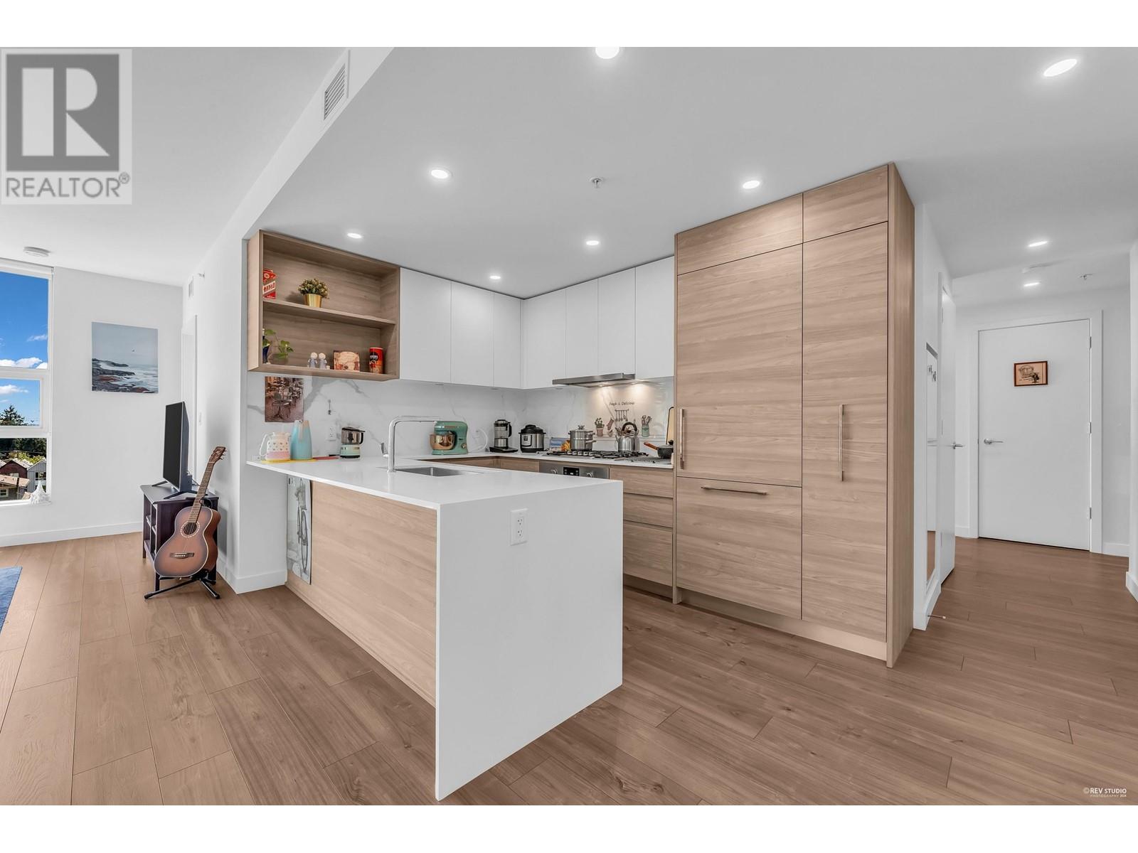 504 595 Austin Avenue, Coquitlam, British Columbia  V3K 0G7 - Photo 10 - R2882273
