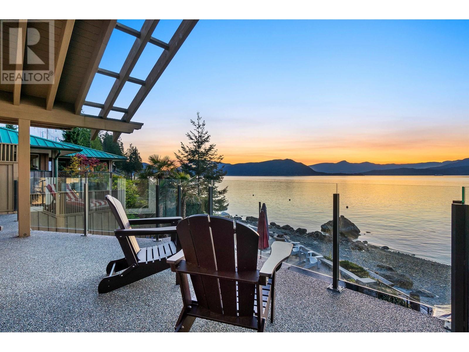 8735 LAWRENCE WAY, west vancouver, British Columbia