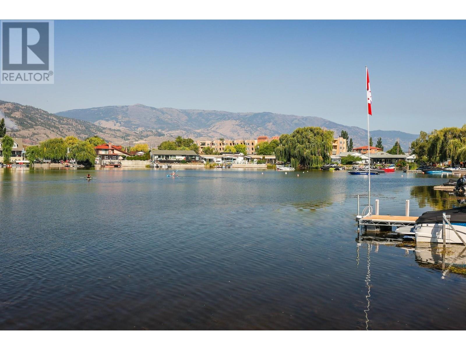 32 BAYVIEW Crescent Osoyoos