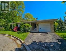 60 Willowdale Pl.