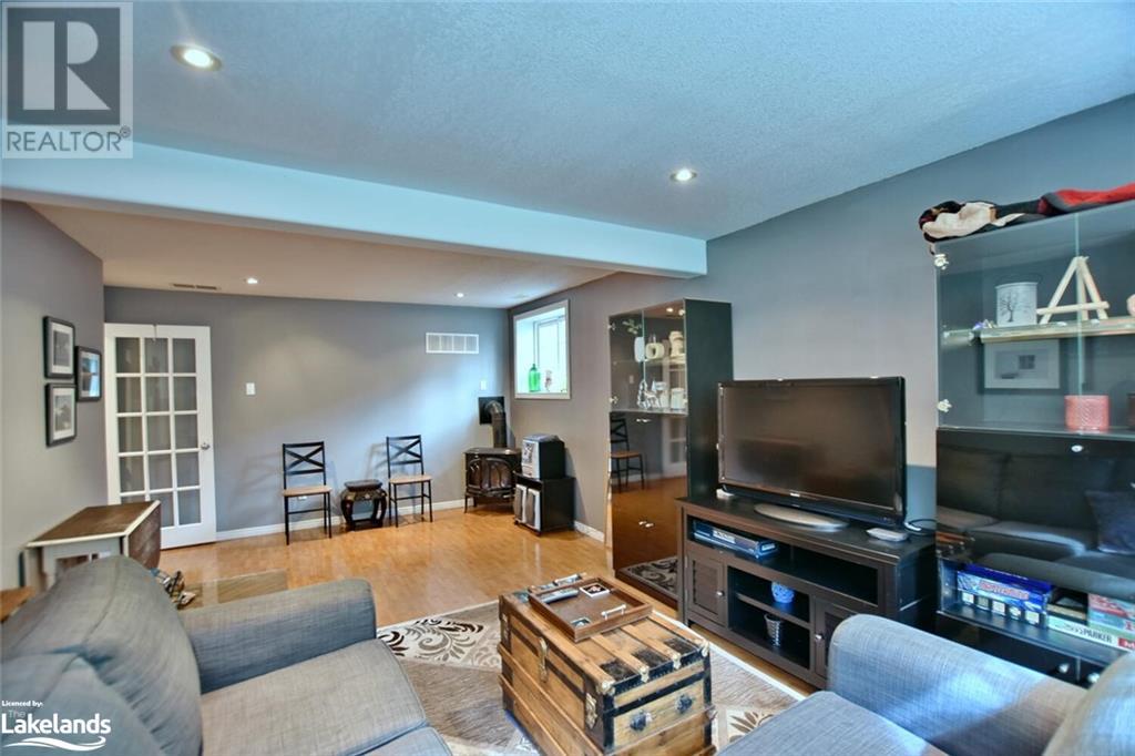 20 53rd Street S, Wasaga Beach, Ontario  L9Z 1W8 - Photo 33 - 40565595
