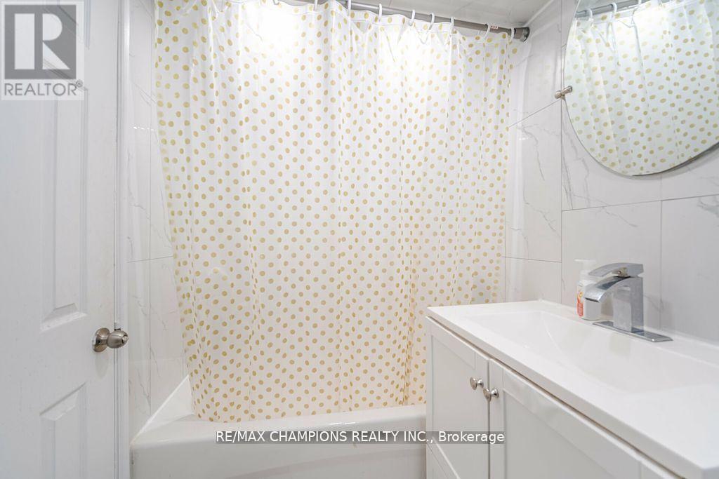 78 Larkspur Road, Brampton (Sandringham-Wellington), Ontario  L6R 1X2 - Photo 30 - W8336904