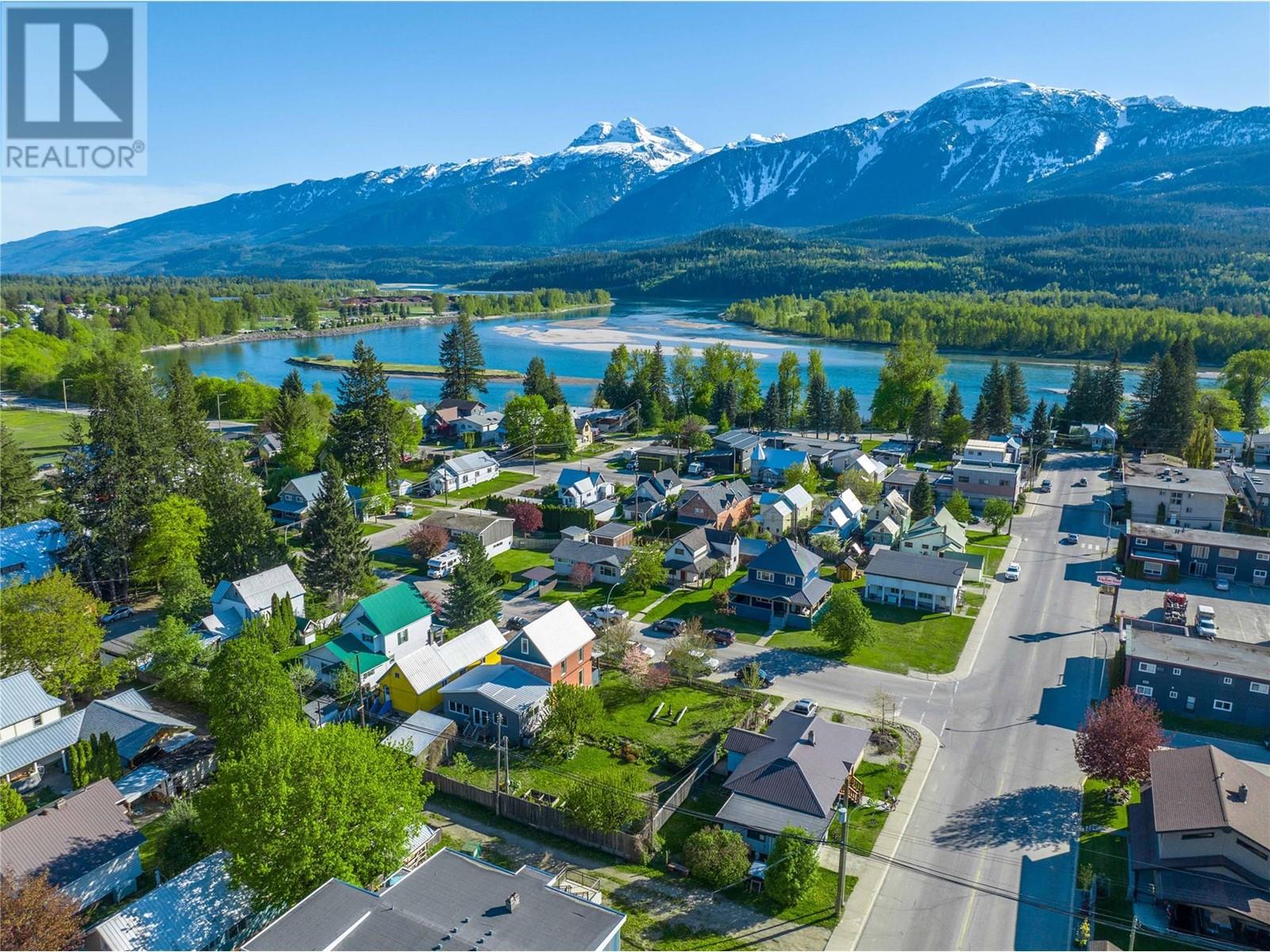 914 Second Street W, revelstoke, British Columbia