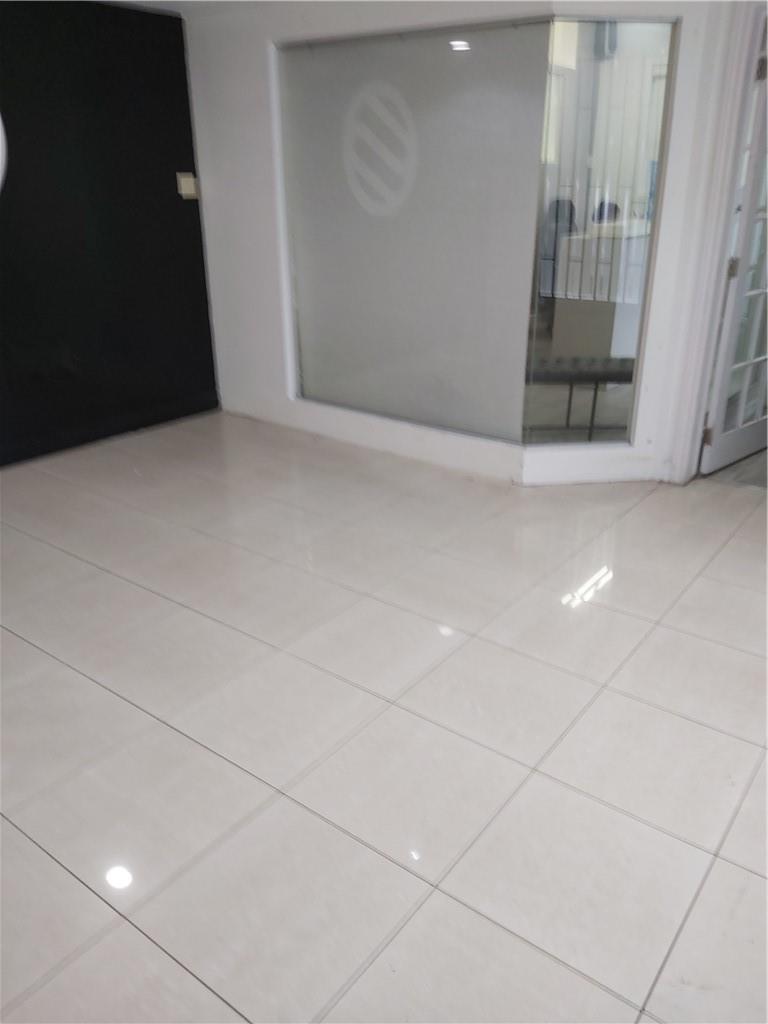 637 Upper James Street, Hamilton, Ontario  L9C 2Y9 - Photo 3 - H4193838