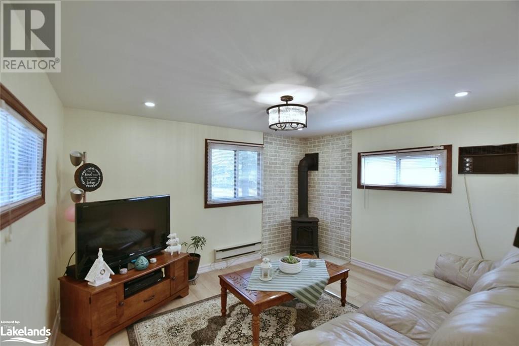 34 Nancy Street, Wasaga Beach, Ontario  L9Z 2K5 - Photo 10 - 40587967